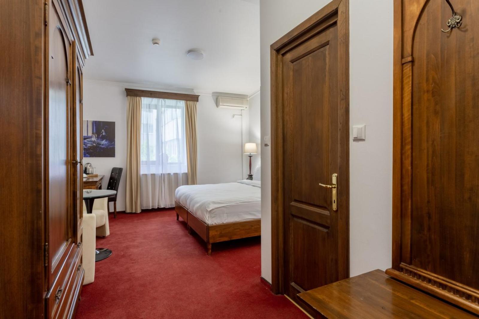 Arc De Triomphe By Citybookings Букурещ Екстериор снимка